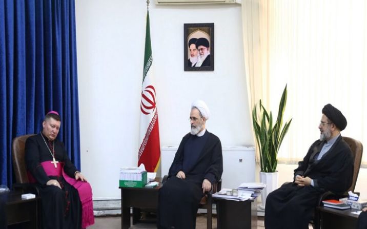 سفیر واتیکان با آیتالله علیرضا اعرافی مدیر حوزههای علمیه در قم دیدار کرد سفیر واتیکان با آیتالله علیرضا اعرافی مدیر حوزههای علمیه در قم دیدار کرد